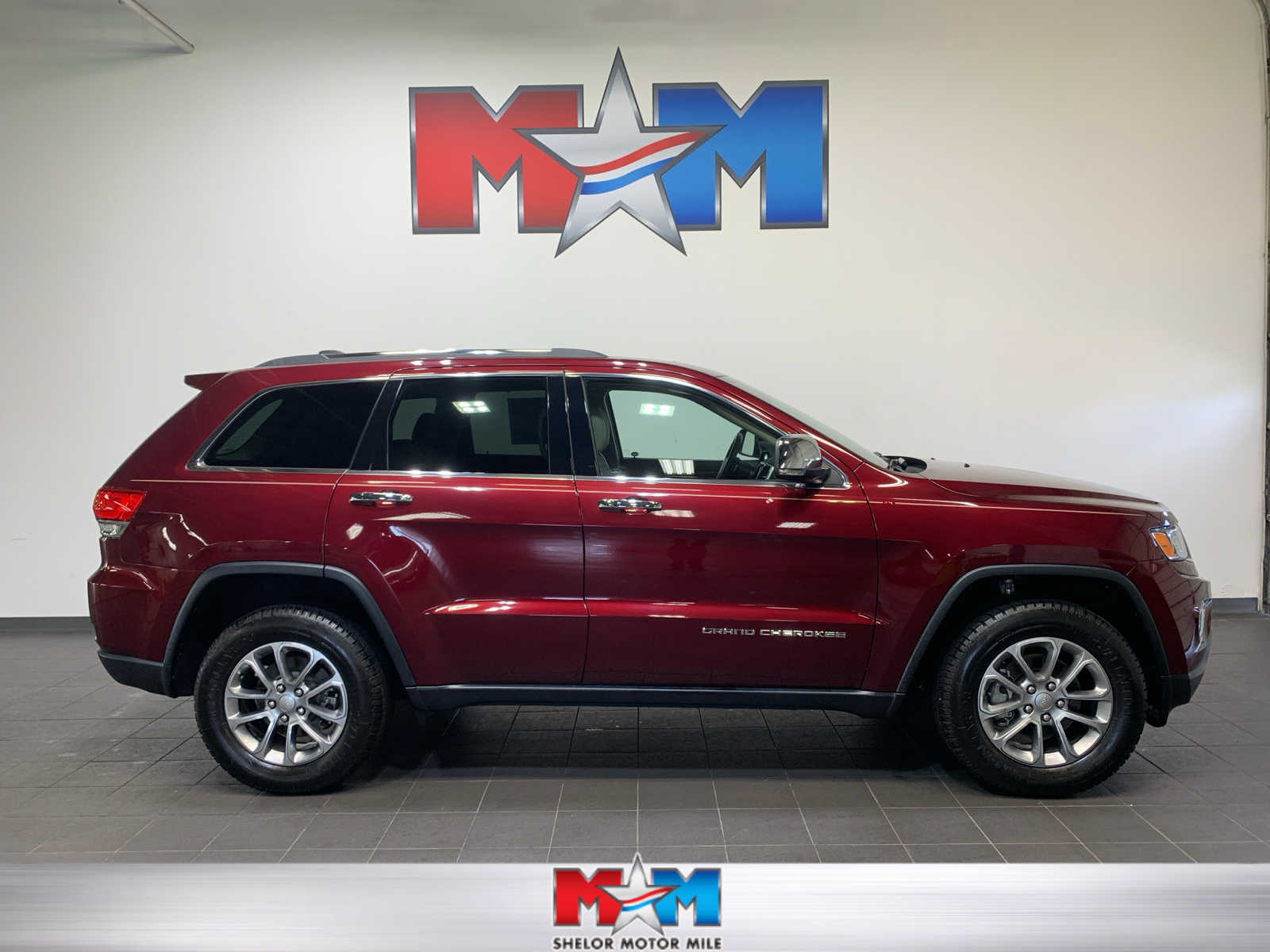 used 2016 Jeep Grand Cherokee car, priced at $22,487