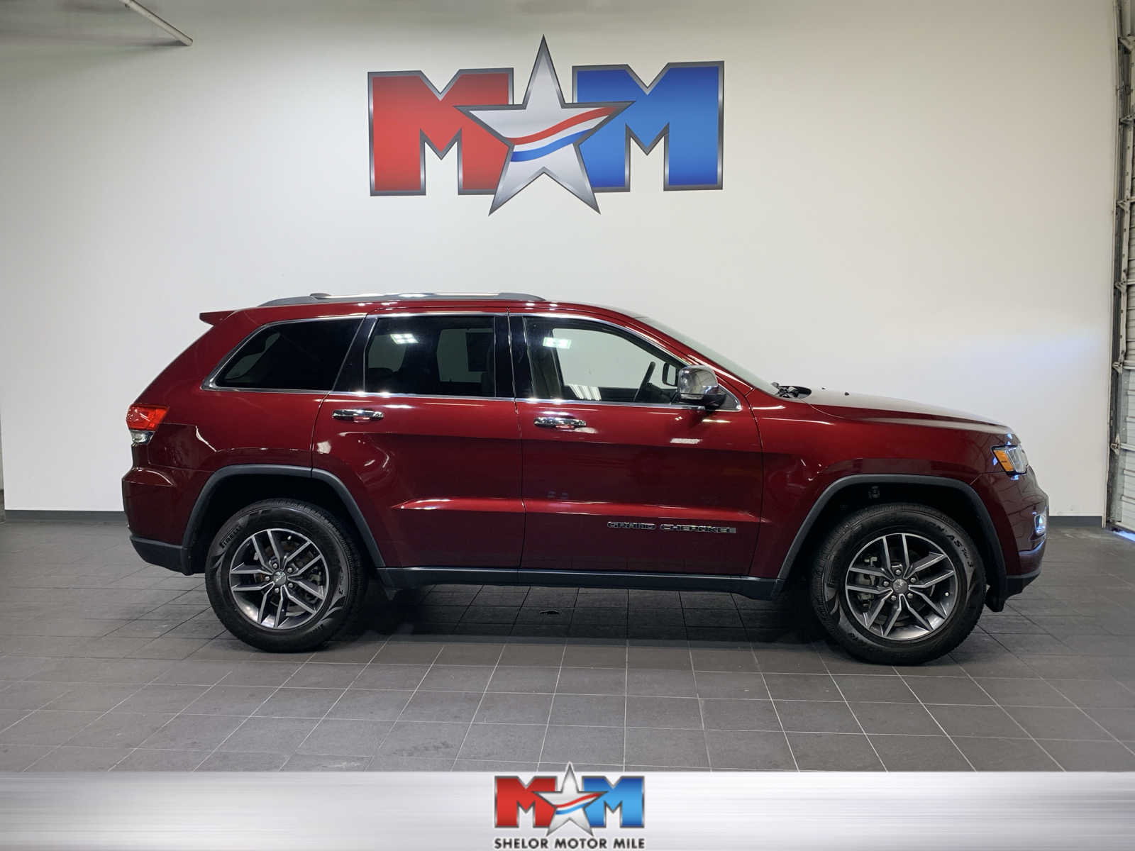 used 2018 Jeep Grand Cherokee car, priced at $21,489