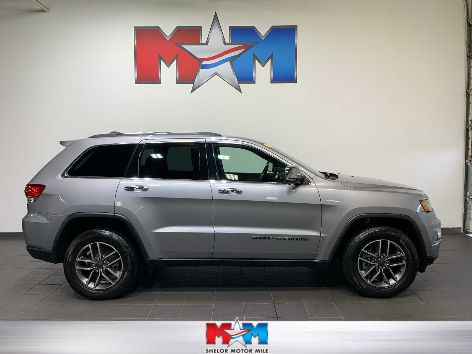 used 2020 Jeep Grand Cherokee car, priced at $21,489