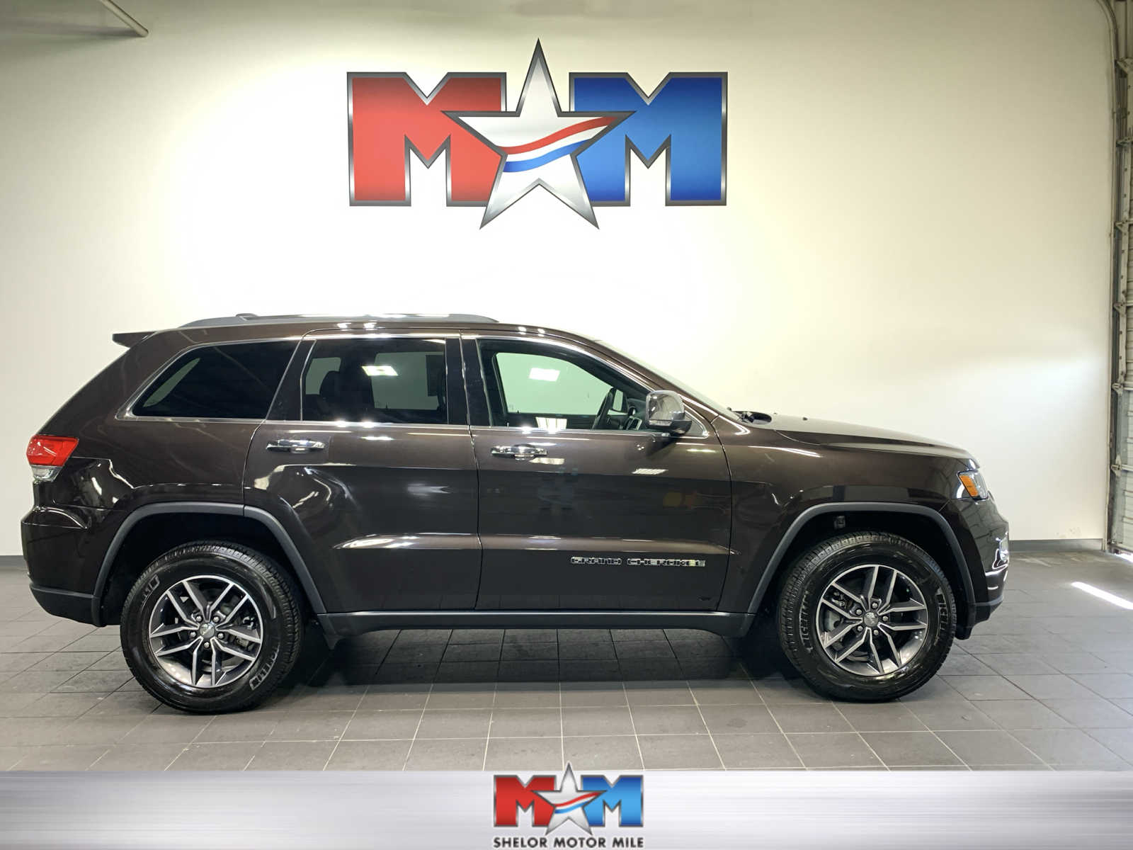 used 2017 Jeep Grand Cherokee car, priced at $24,989