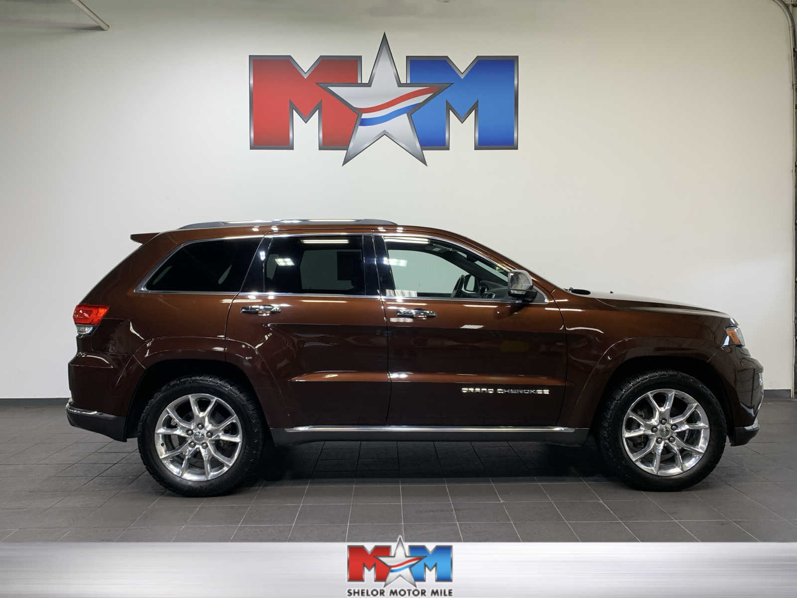 used 2014 Jeep Grand Cherokee car, priced at $18,389