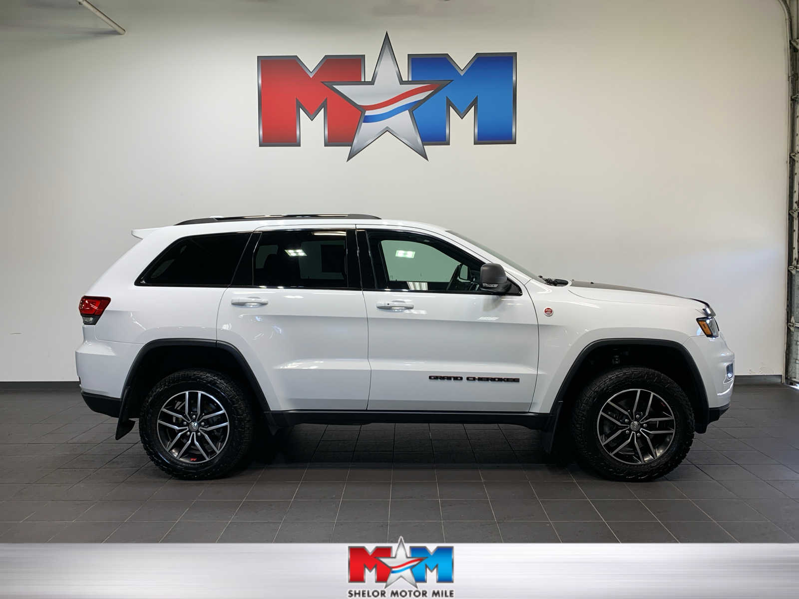 used 2018 Jeep Grand Cherokee car, priced at $25,988