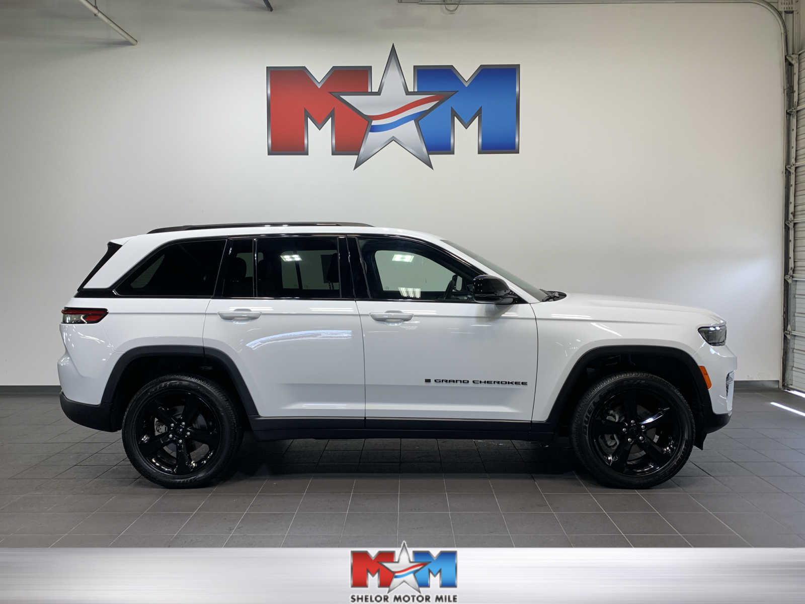 used 2023 Jeep Grand Cherokee car, priced at $37,988