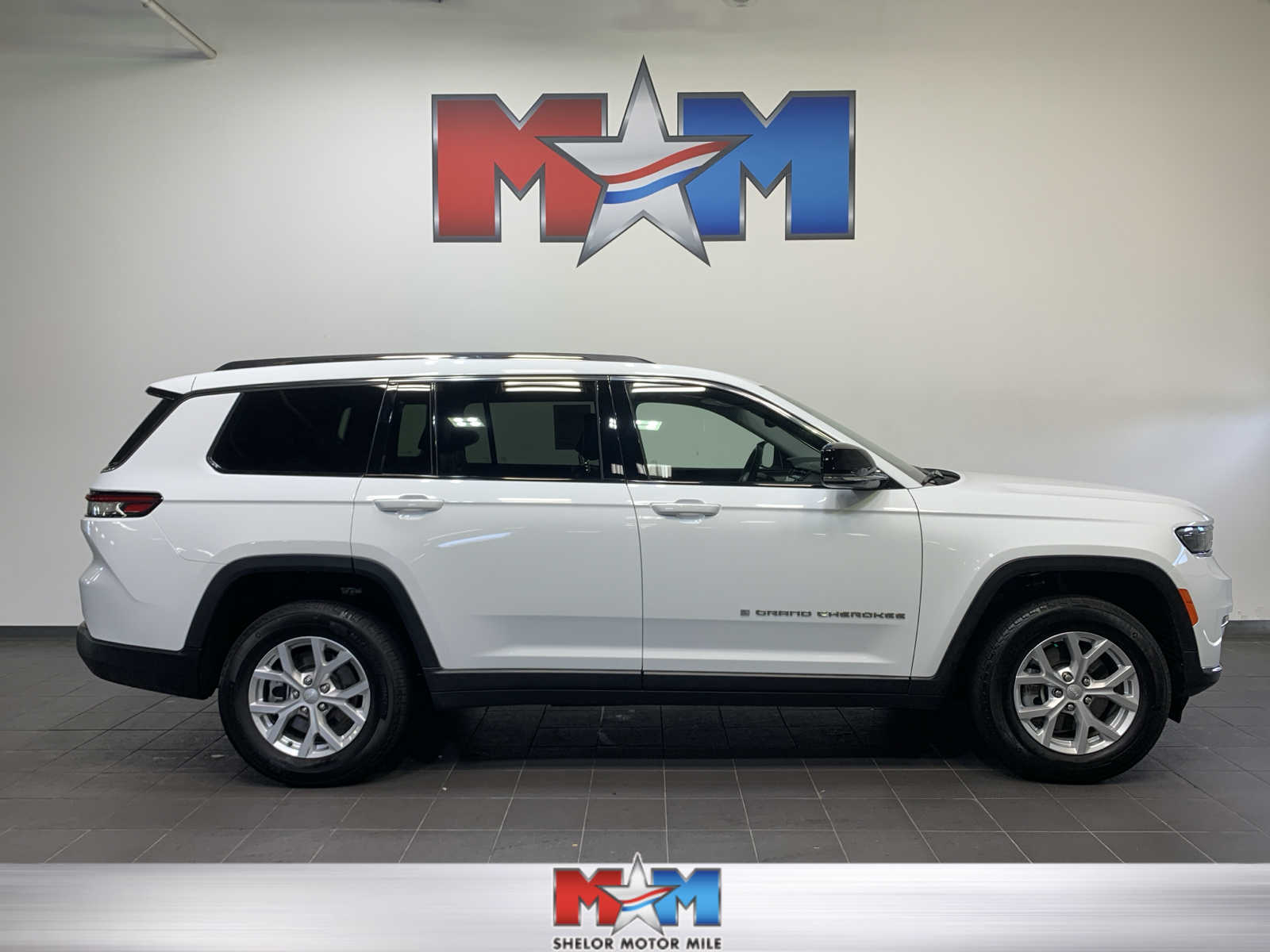 used 2023 Jeep Grand Cherokee L car, priced at $42,989