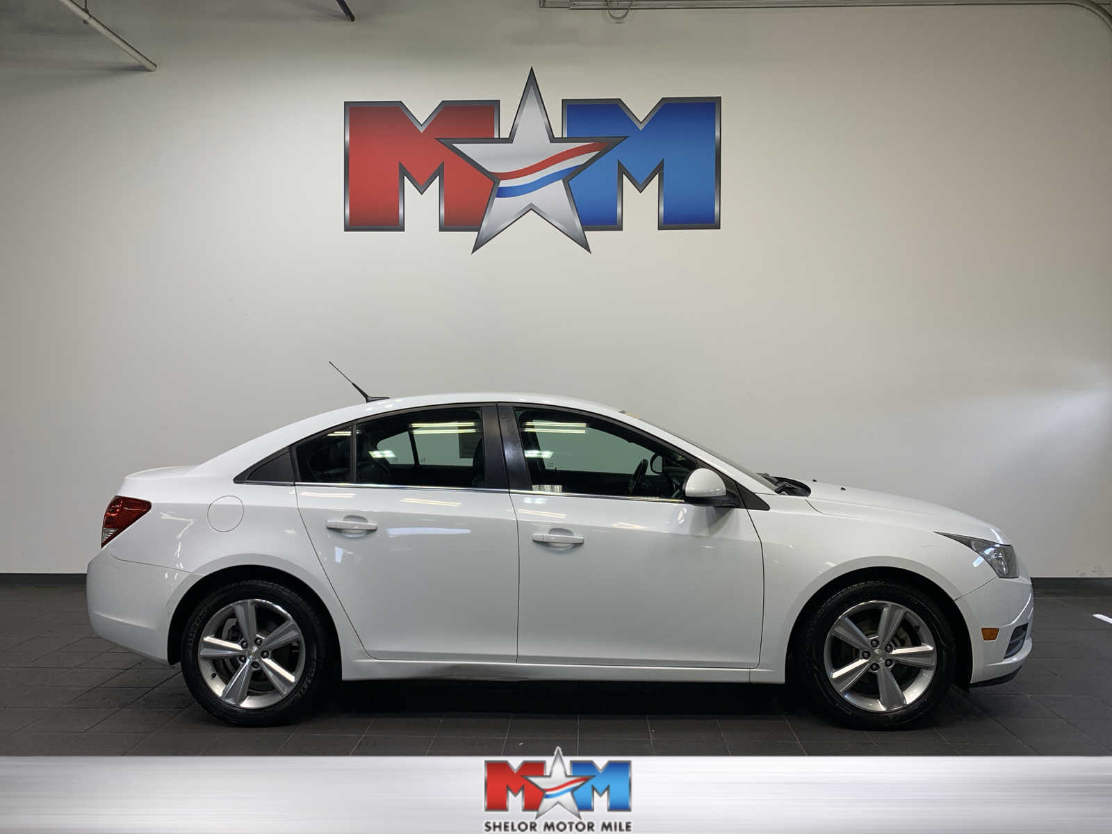 used 2014 Chevrolet Cruze car, priced at $11,389