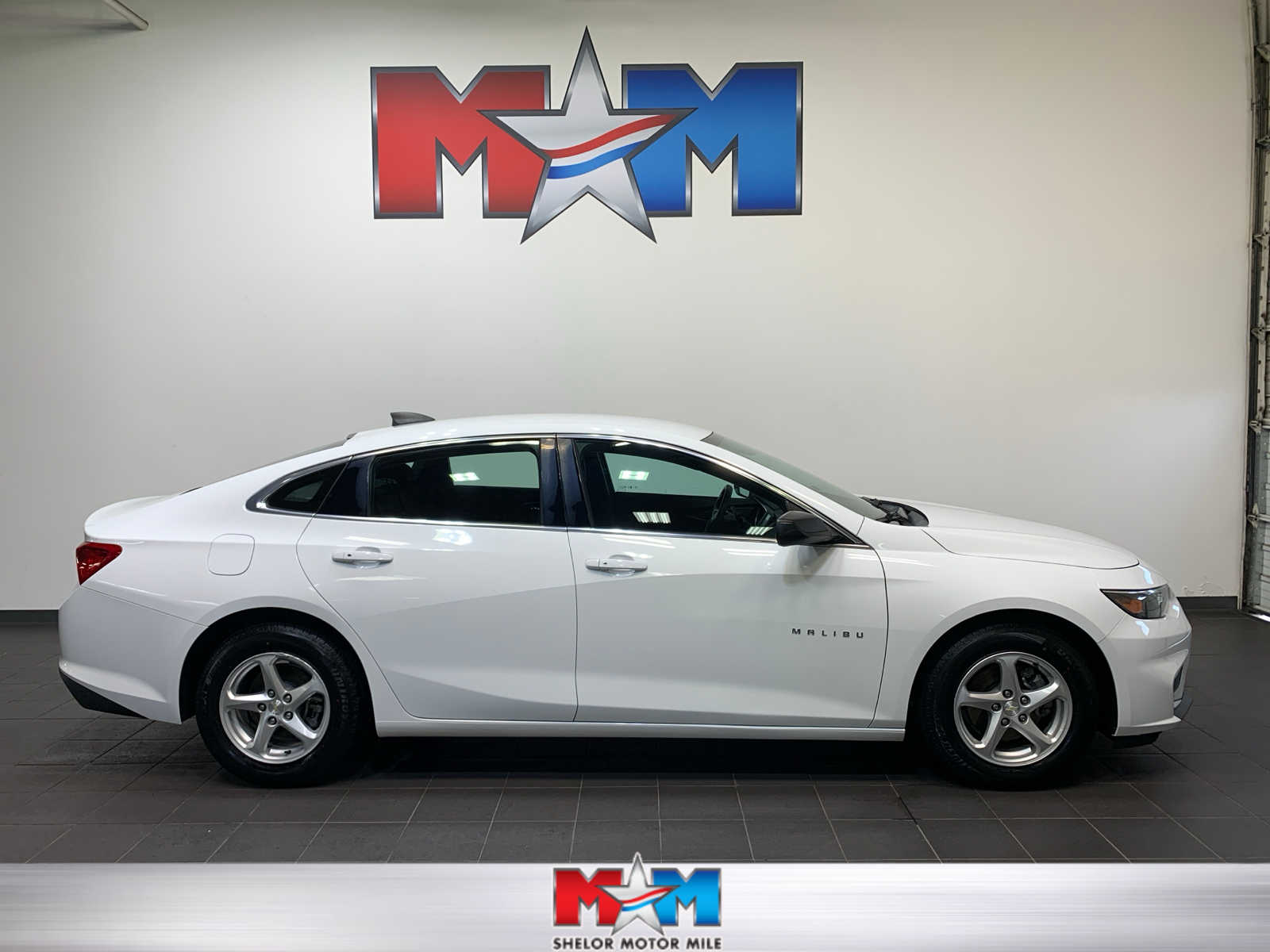 used 2018 Chevrolet Malibu car, priced at $16,985