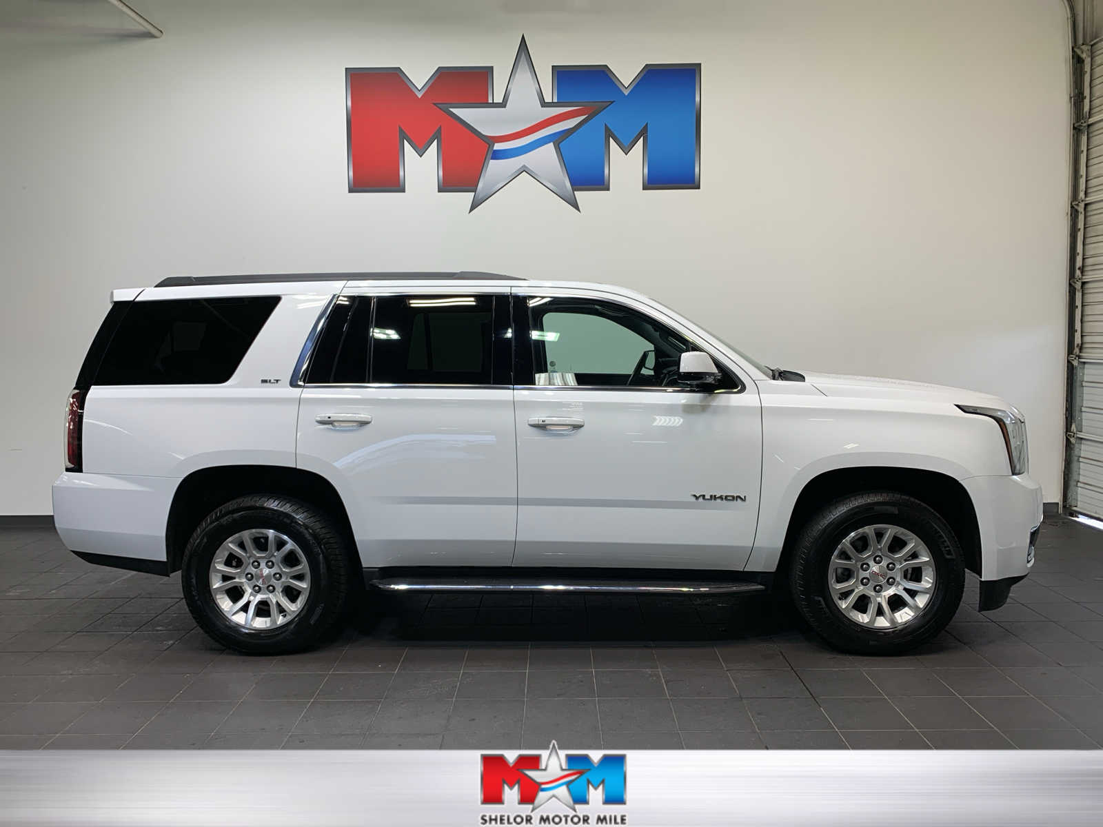 used 2018 GMC Yukon car, priced at $35,989