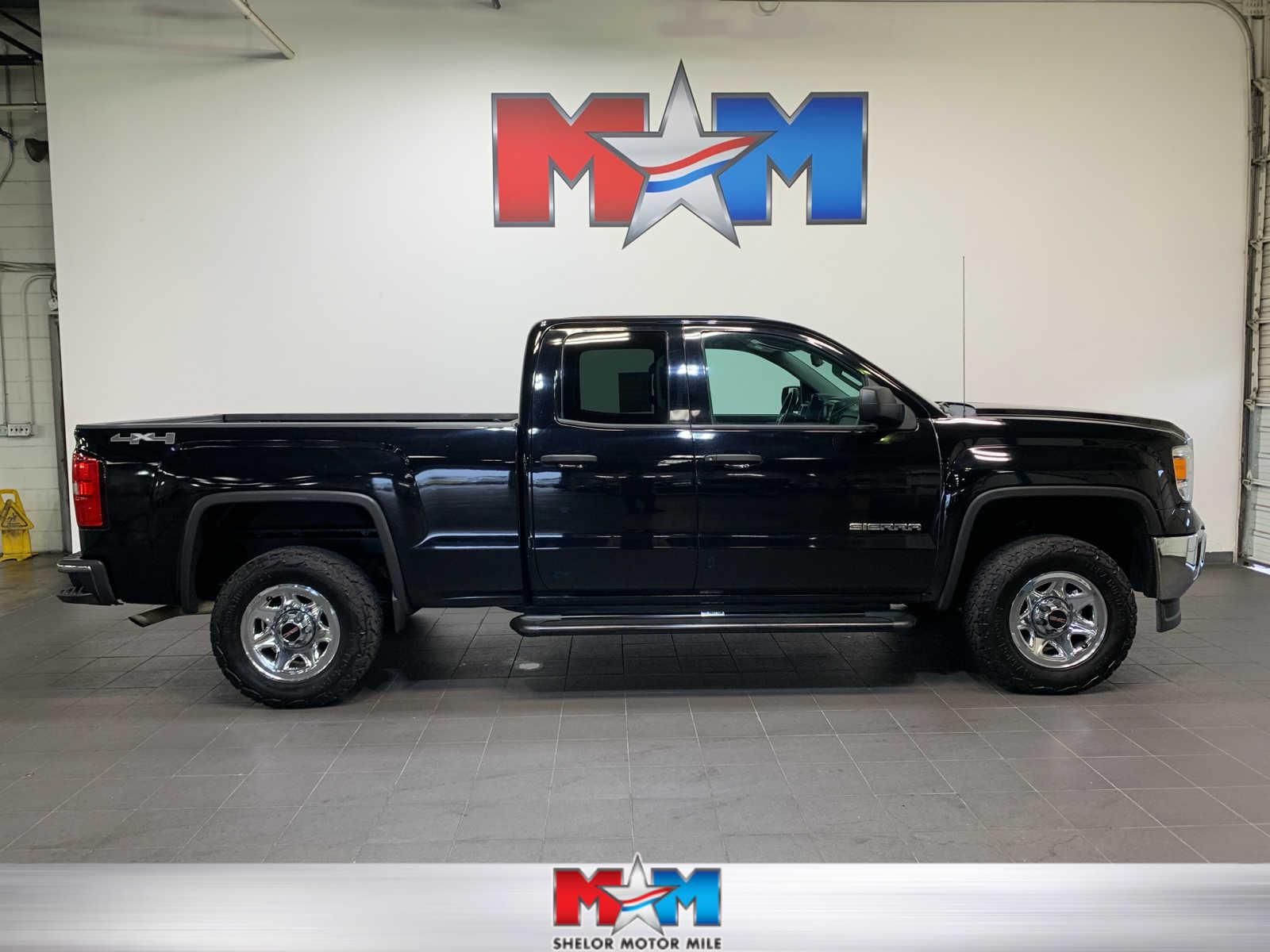 used 2015 GMC Sierra 1500 car, priced at $21,989