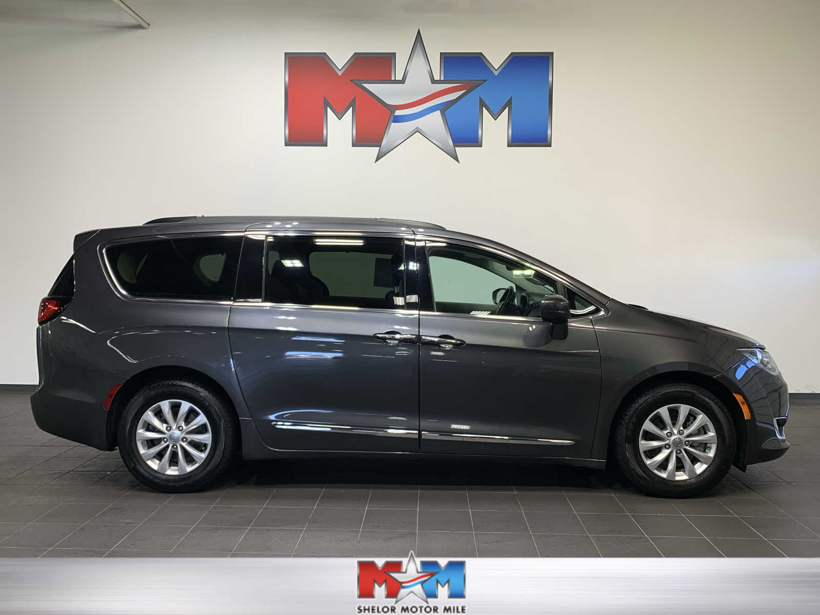 used 2017 Chrysler Pacifica car, priced at $19,989