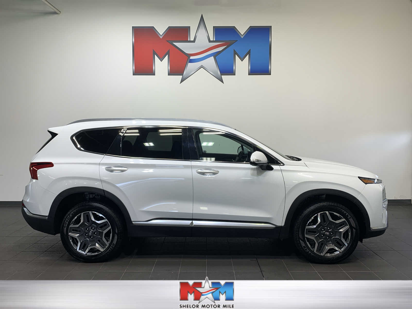 used 2021 Hyundai Santa Fe car, priced at $31,785