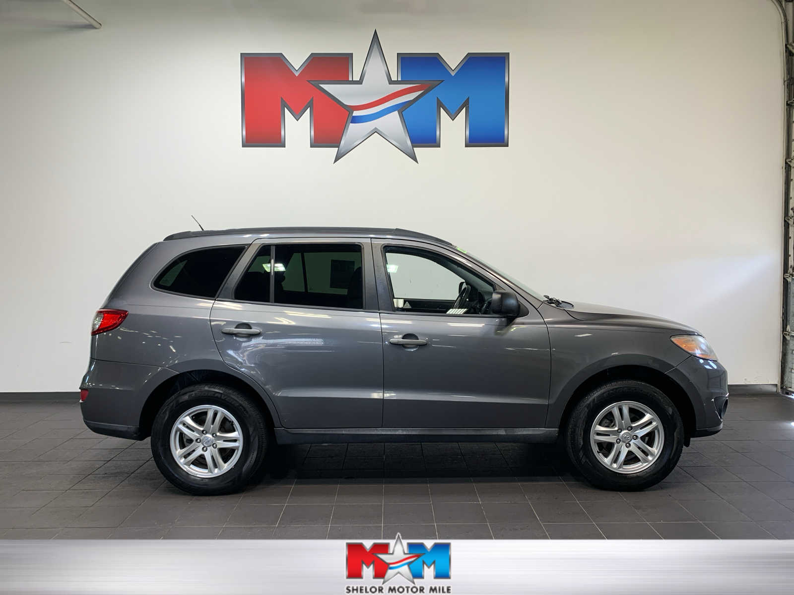 used 2010 Hyundai Santa Fe car, priced at $9,989