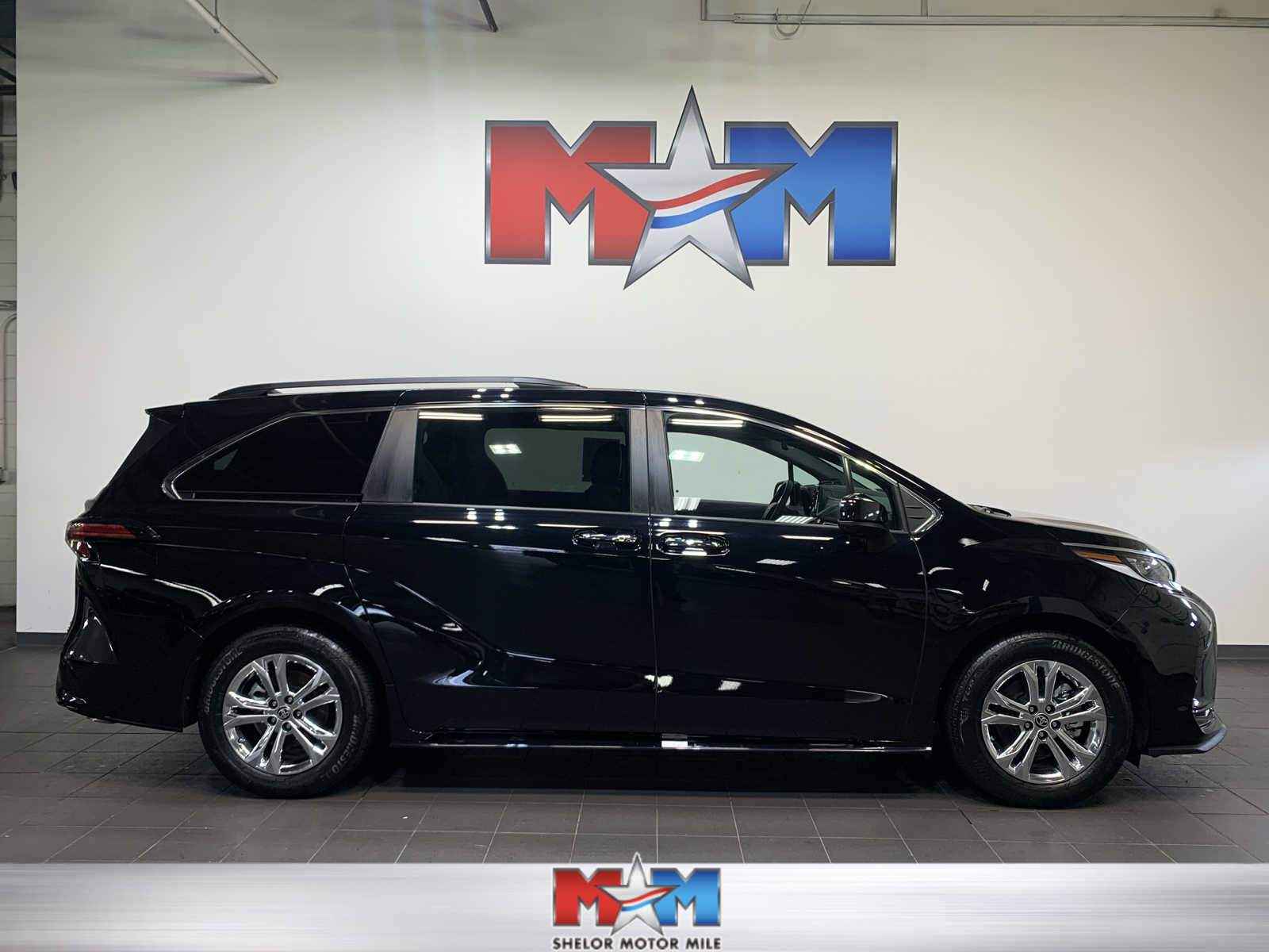 used 2022 Toyota Sienna car, priced at $46,989
