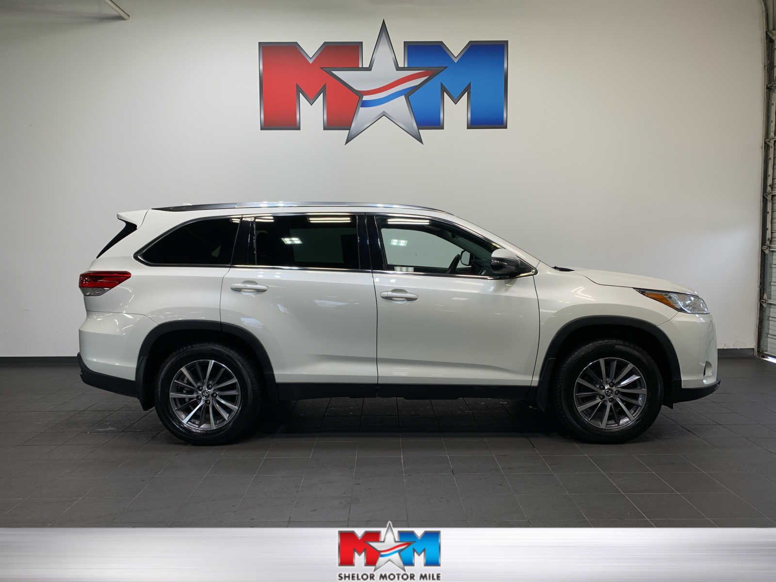 used 2019 Toyota Highlander car, priced at $36,849