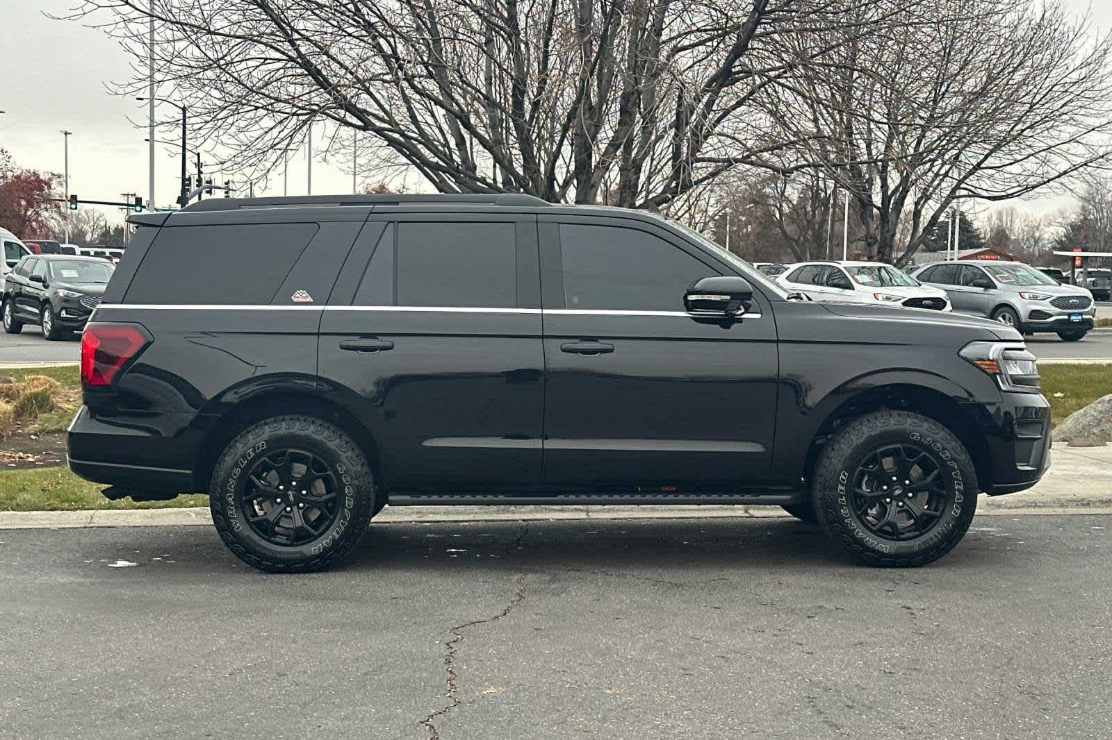 used 2024 Ford Expedition car, priced at $71,995