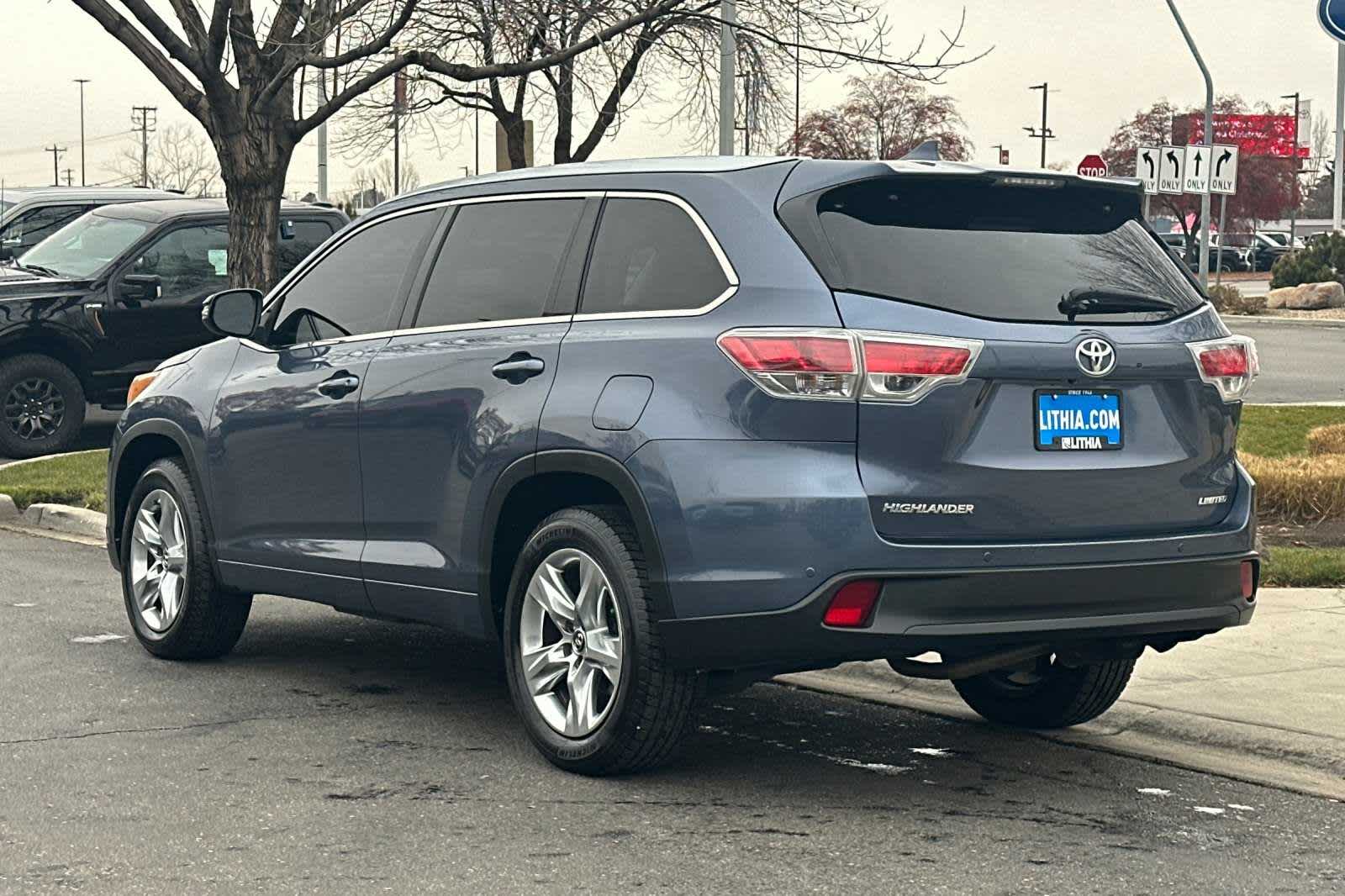 used 2016 Toyota Highlander car, priced at $20,995