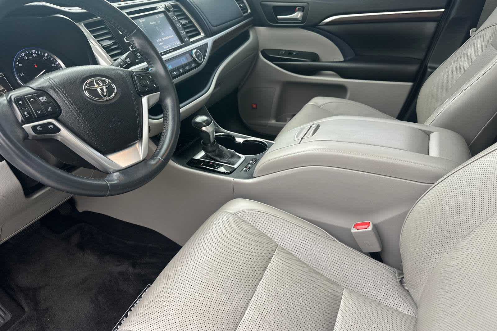 used 2016 Toyota Highlander car, priced at $20,995