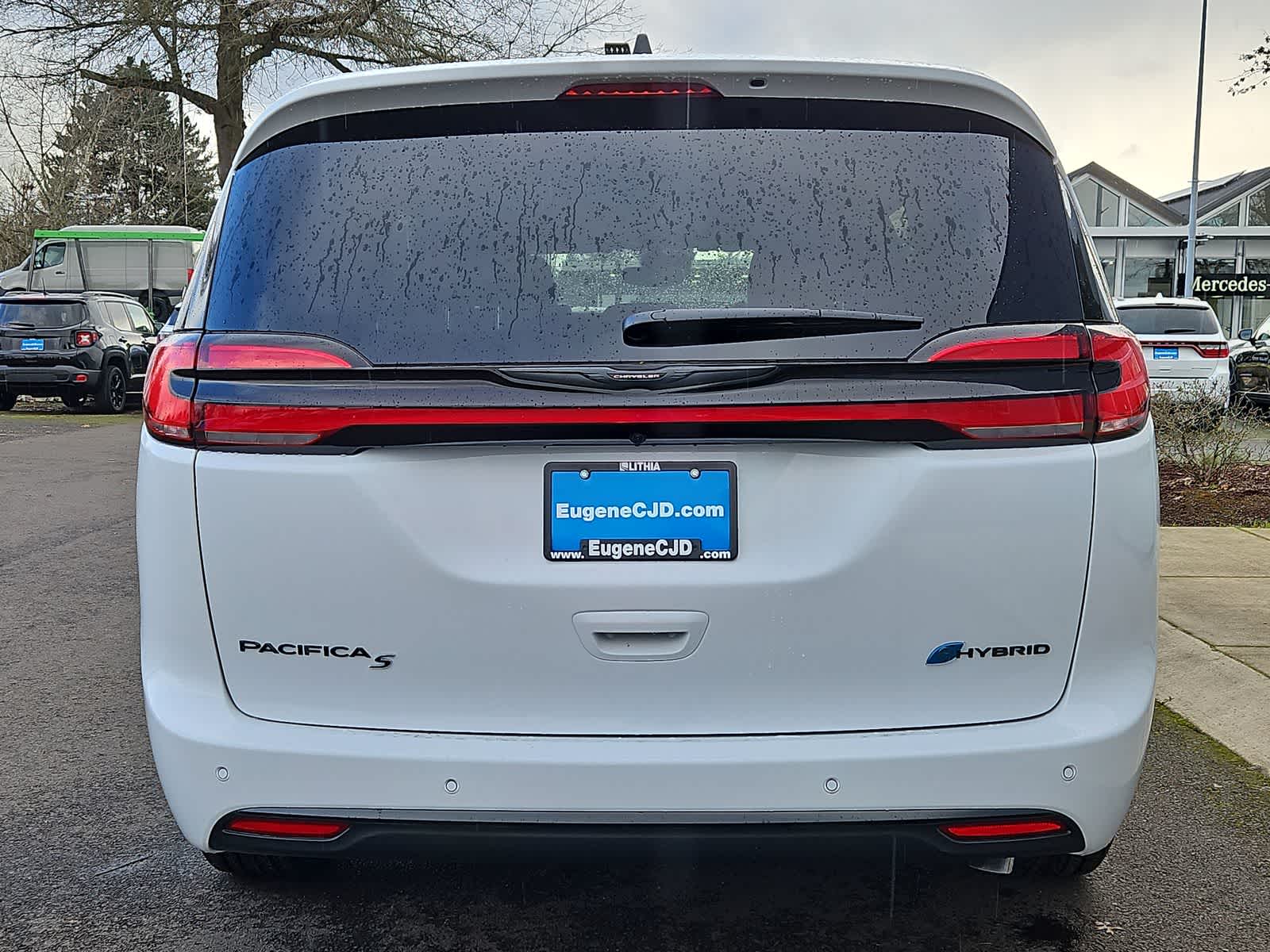 new 2024 Chrysler Pacifica car, priced at $50,240