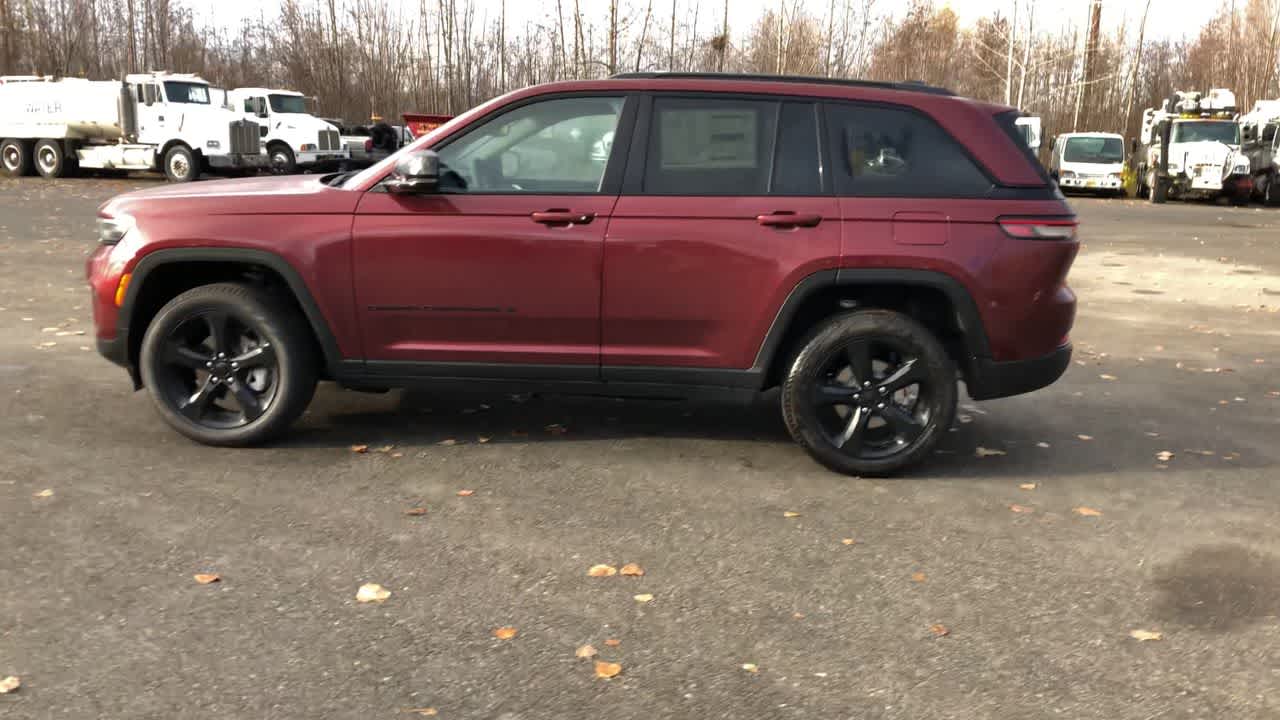 new 2025 Jeep Grand Cherokee car, priced at $51,730