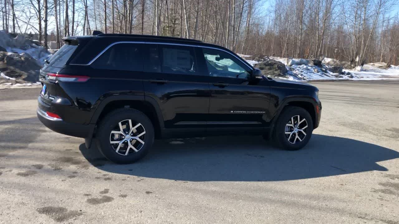 new 2024 Jeep Grand Cherokee car, priced at $50,630