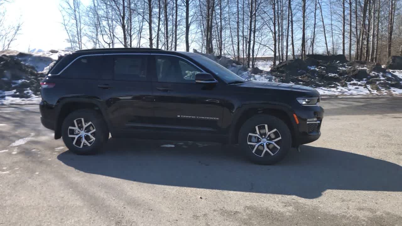 new 2024 Jeep Grand Cherokee car, priced at $50,630