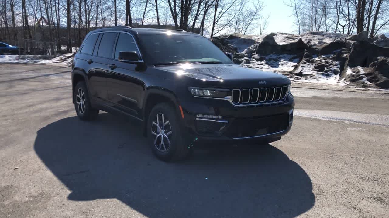 new 2024 Jeep Grand Cherokee car, priced at $50,630