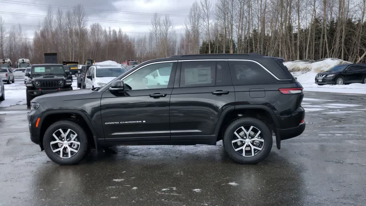 new 2024 Jeep Grand Cherokee car, priced at $50,630