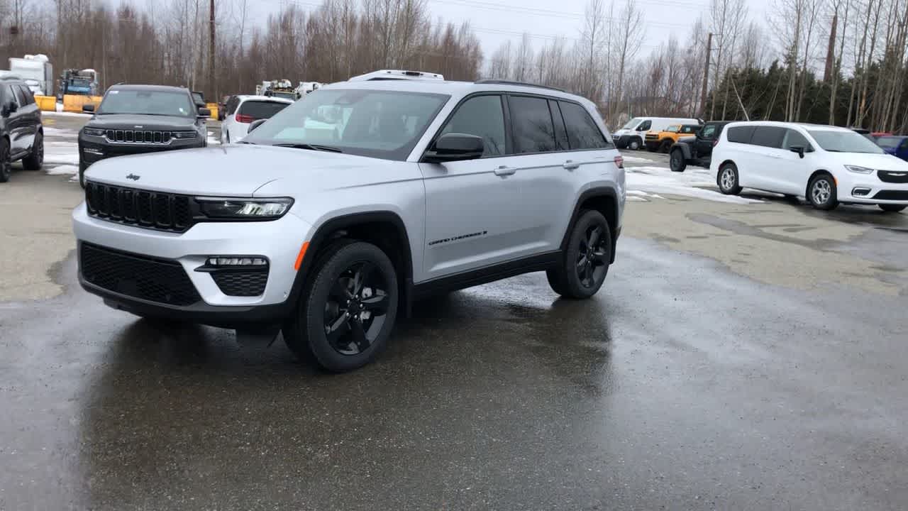 new 2024 Jeep Grand Cherokee car, priced at $52,855