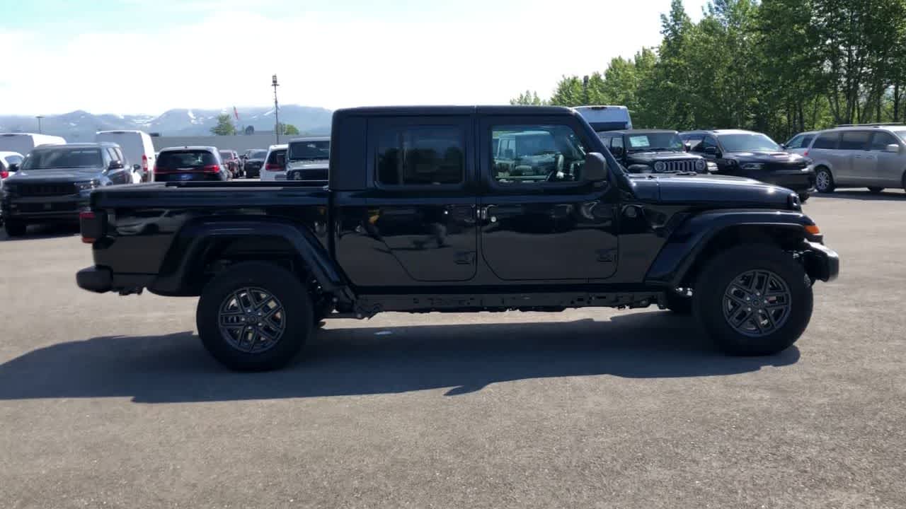 new 2024 Jeep Gladiator car, priced at $47,261