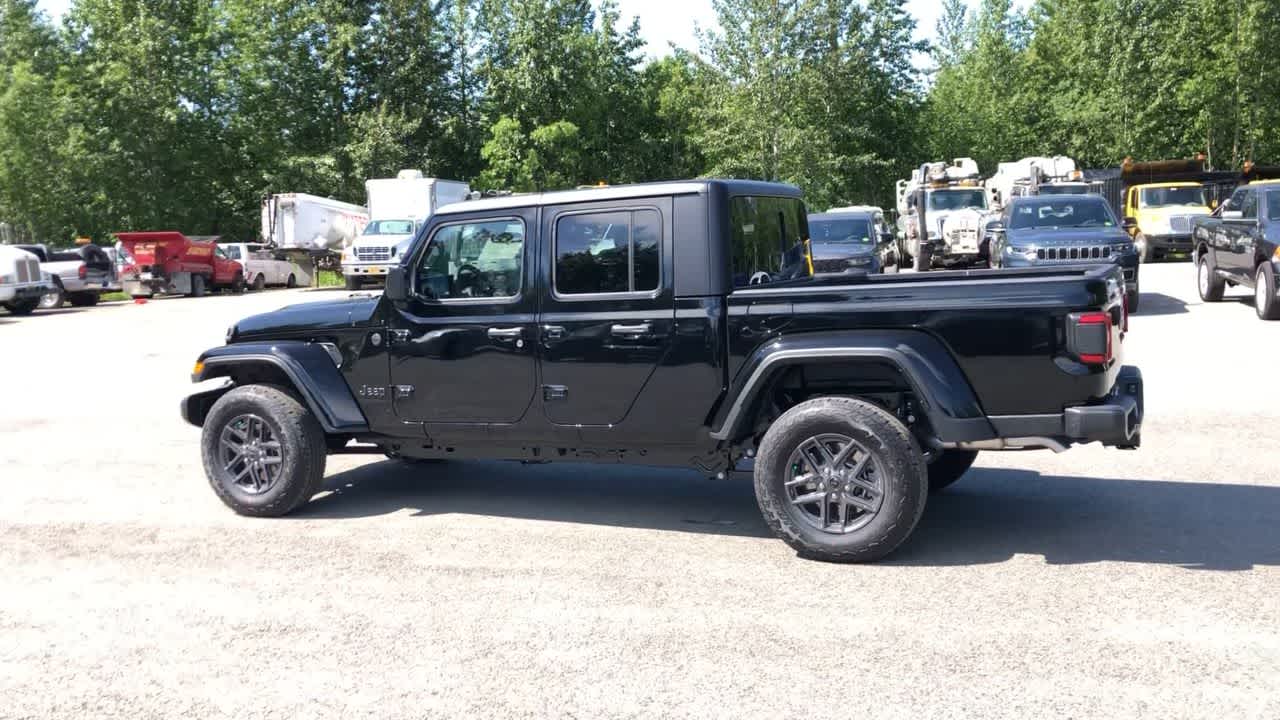 new 2024 Jeep Gladiator car, priced at $47,261