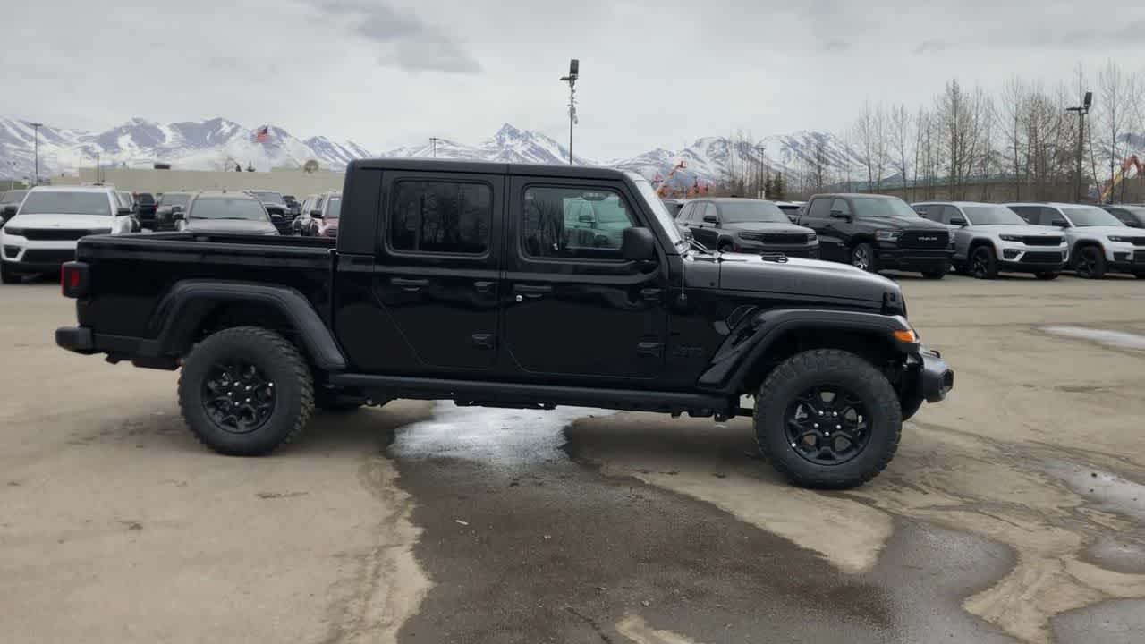 new 2023 Jeep Gladiator car, priced at $49,670