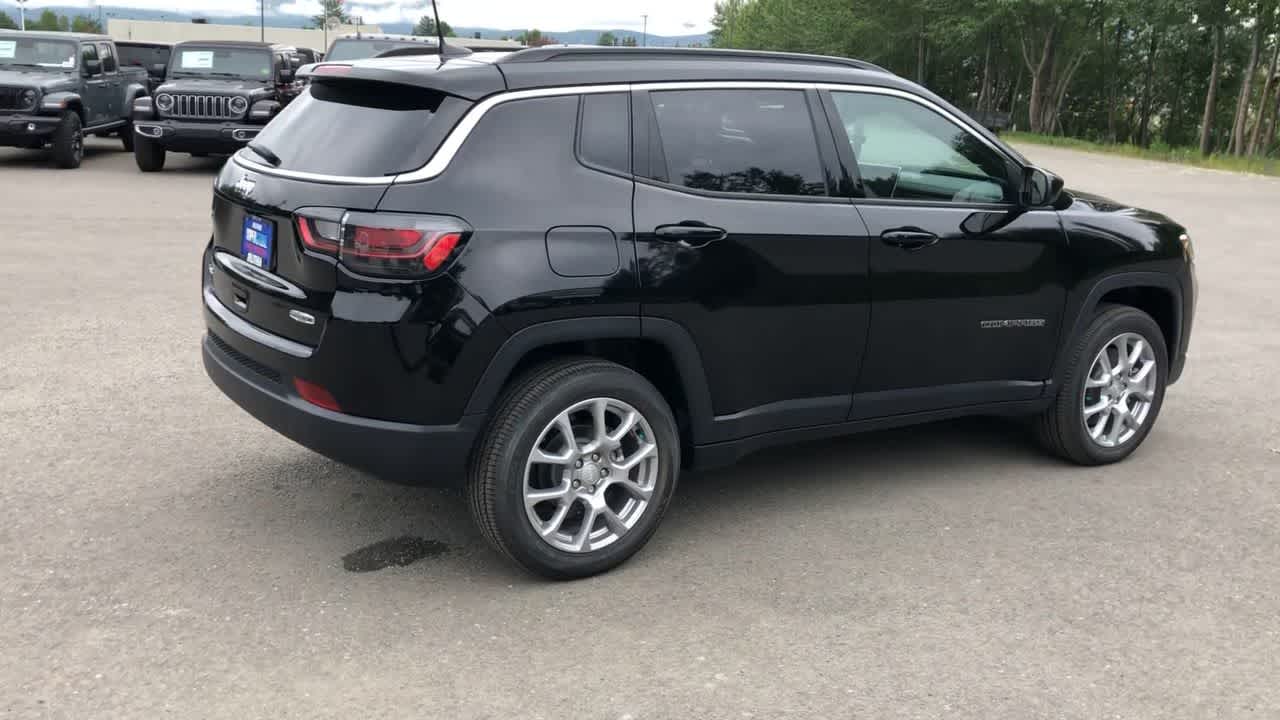 new 2024 Jeep Compass car, priced at $32,089