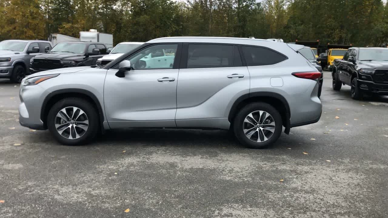 used 2021 Toyota Highlander car, priced at $31,799