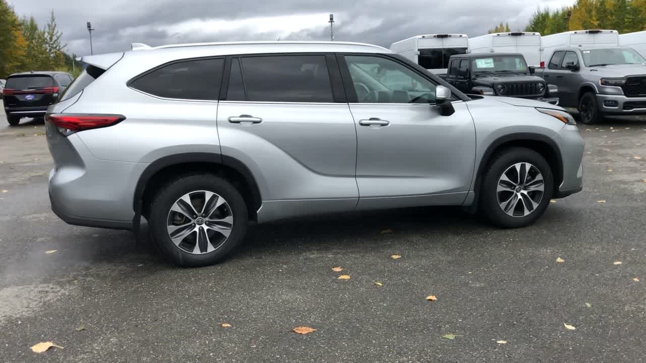 used 2021 Toyota Highlander car, priced at $31,799