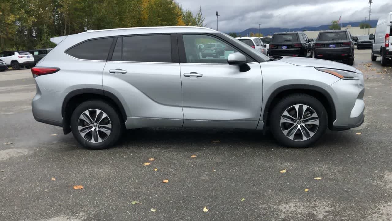 used 2021 Toyota Highlander car, priced at $31,799