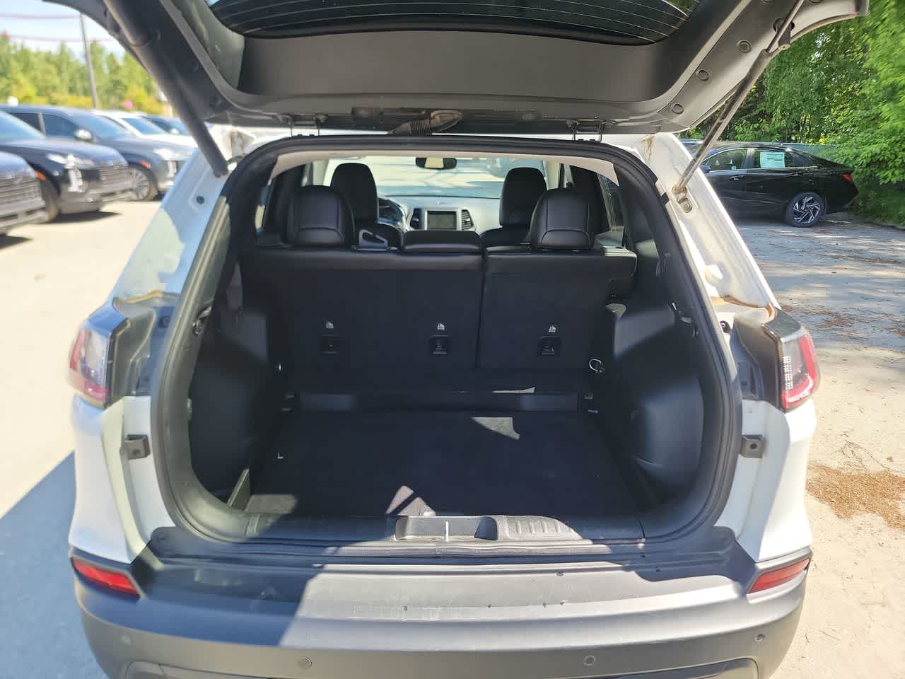 used 2023 Jeep Cherokee car, priced at $24,000