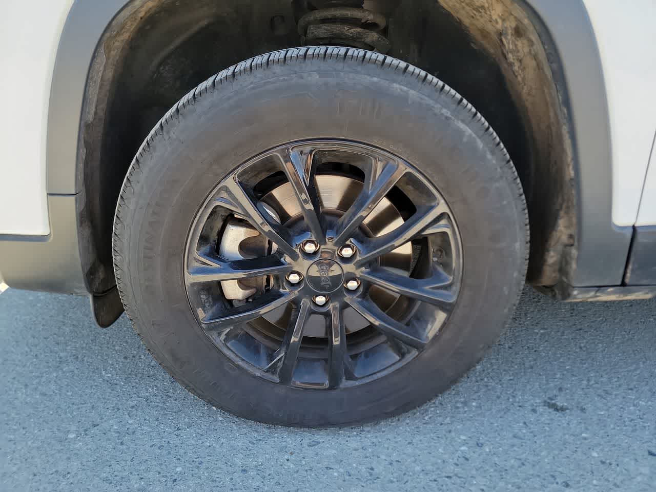 used 2023 Jeep Cherokee car, priced at $24,000