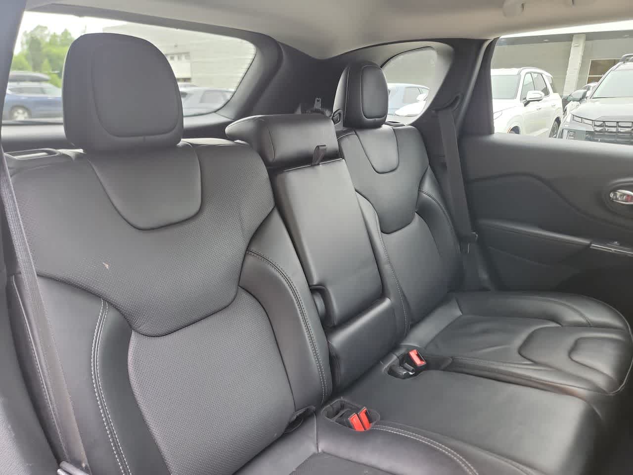 used 2023 Jeep Cherokee car, priced at $24,995