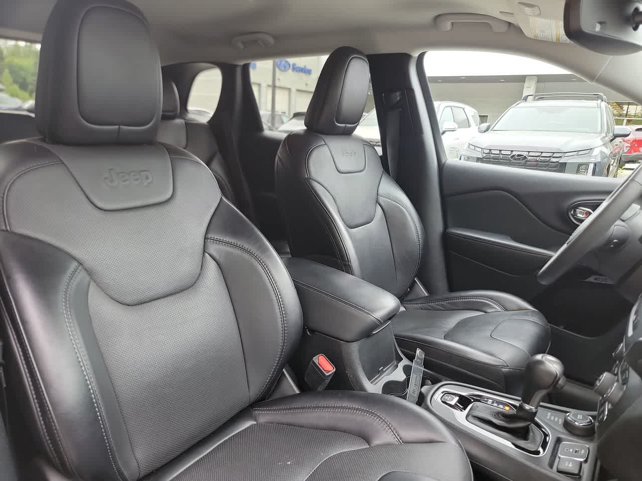 used 2023 Jeep Cherokee car, priced at $24,995