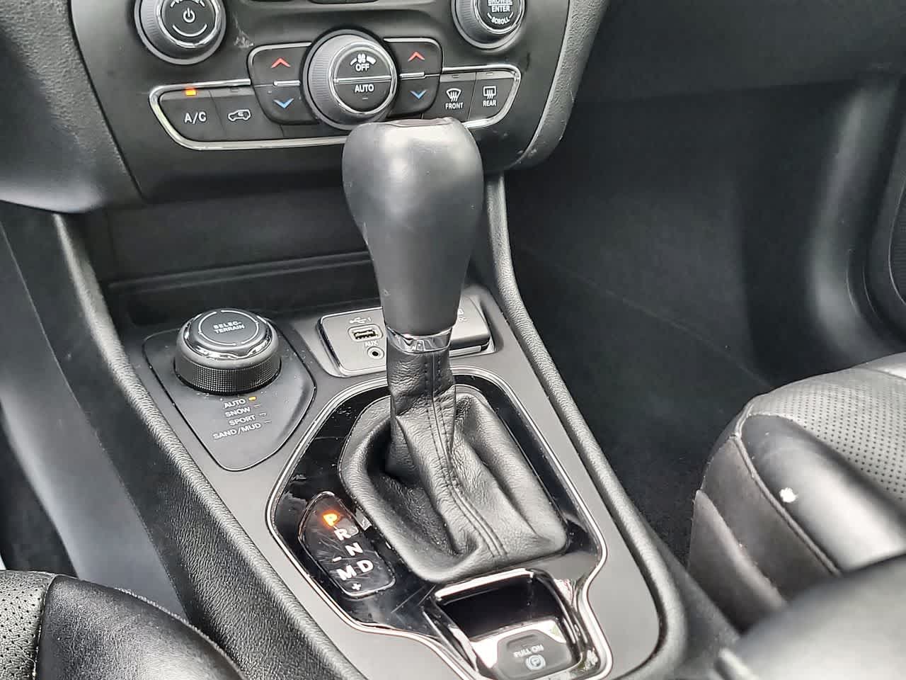 used 2023 Jeep Cherokee car, priced at $24,995