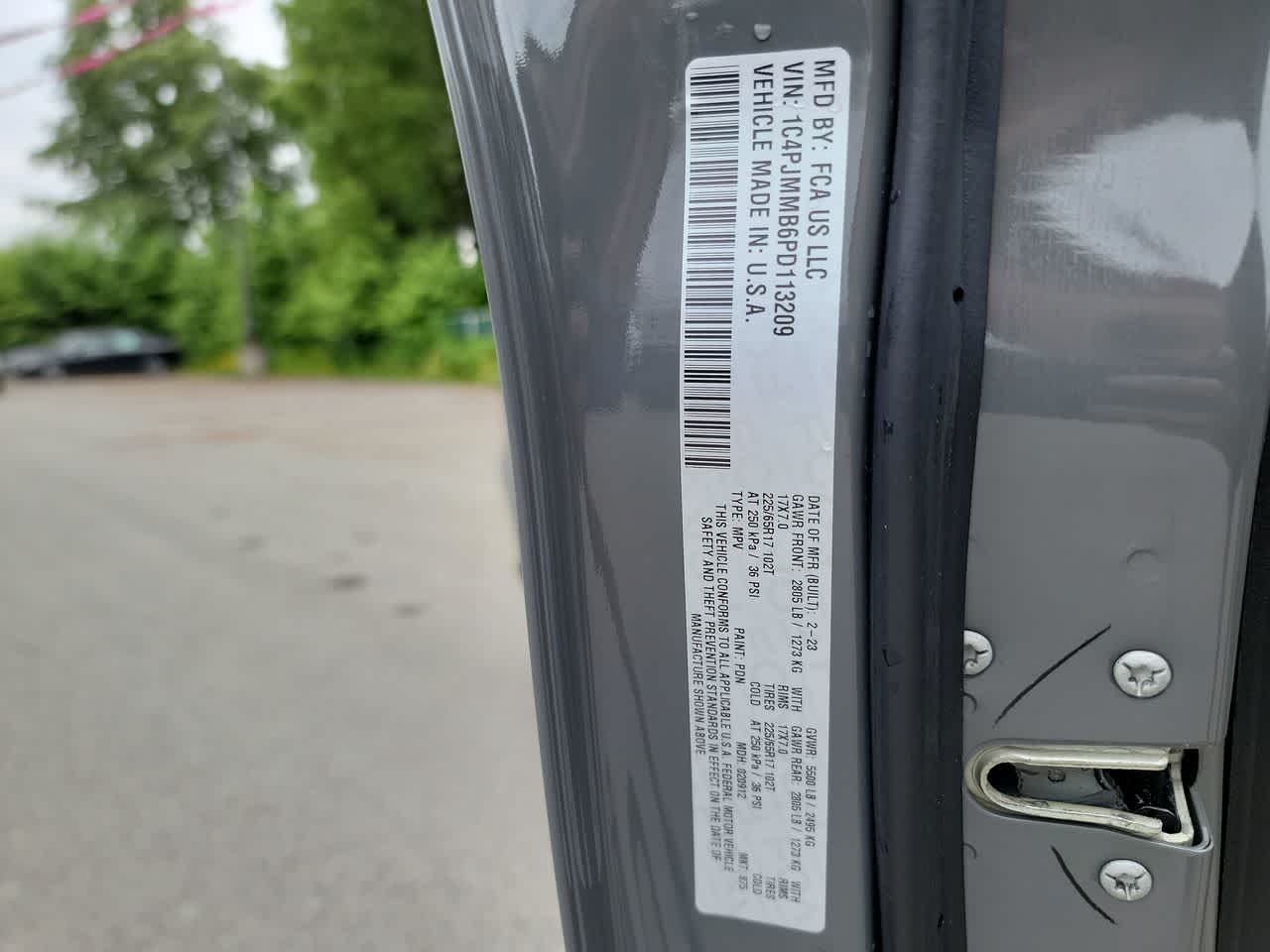 used 2023 Jeep Cherokee car, priced at $24,995