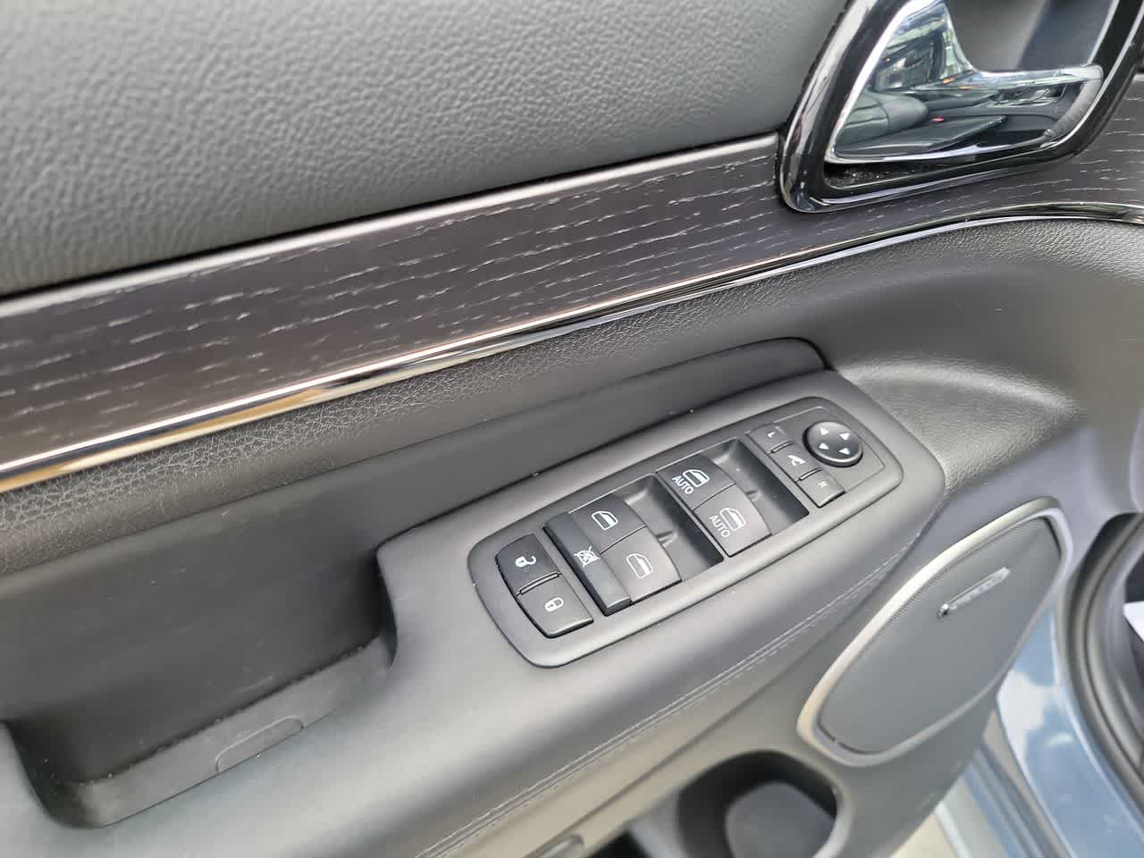 used 2020 Jeep Grand Cherokee car, priced at $32,523