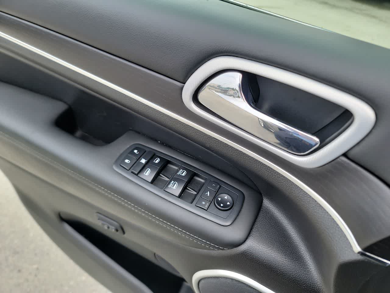 used 2020 Jeep Grand Cherokee car, priced at $32,923