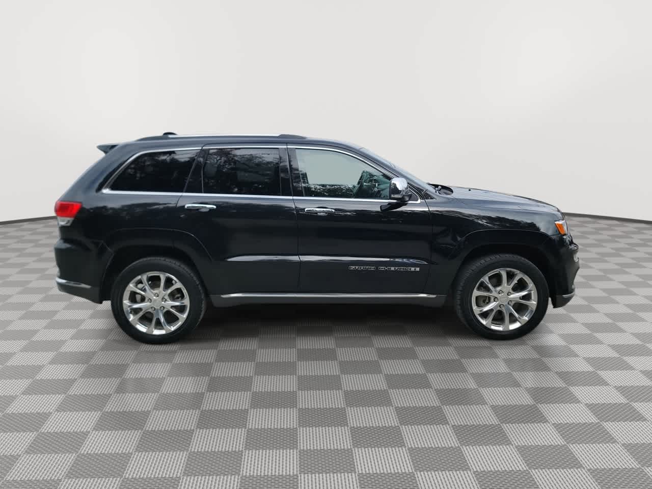 used 2020 Jeep Grand Cherokee car, priced at $32,923
