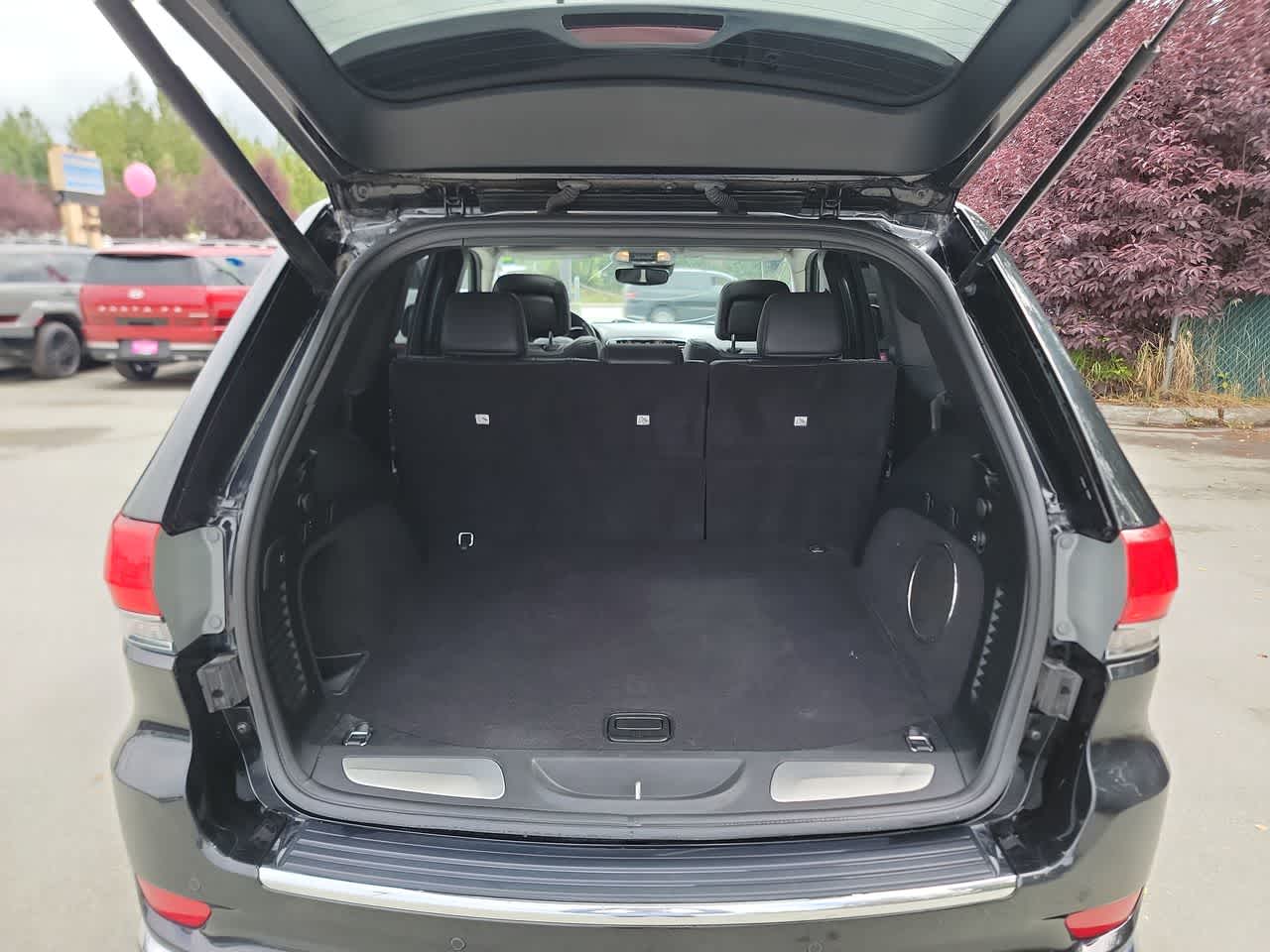 used 2020 Jeep Grand Cherokee car, priced at $32,923