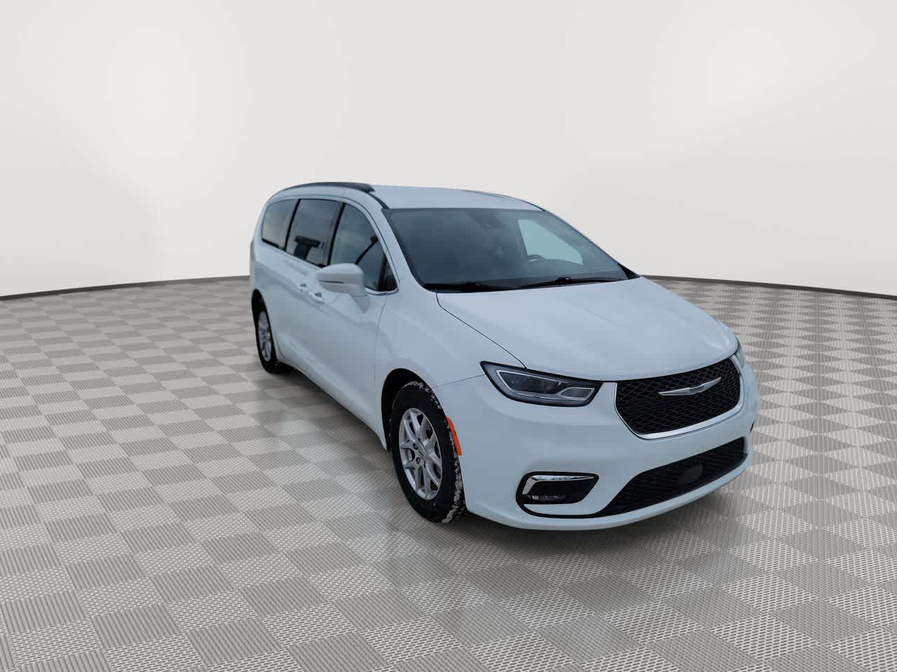 used 2022 Chrysler Pacifica car, priced at $25,552