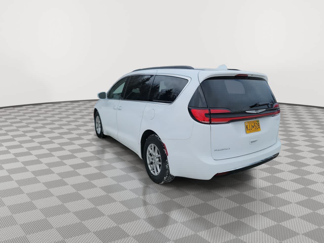 used 2022 Chrysler Pacifica car, priced at $25,552