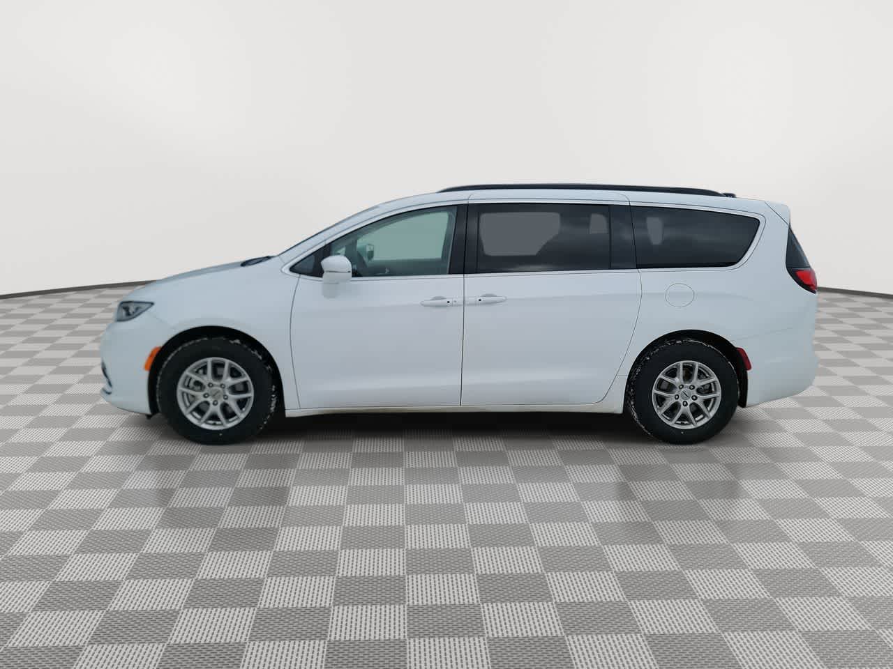 used 2022 Chrysler Pacifica car, priced at $25,552