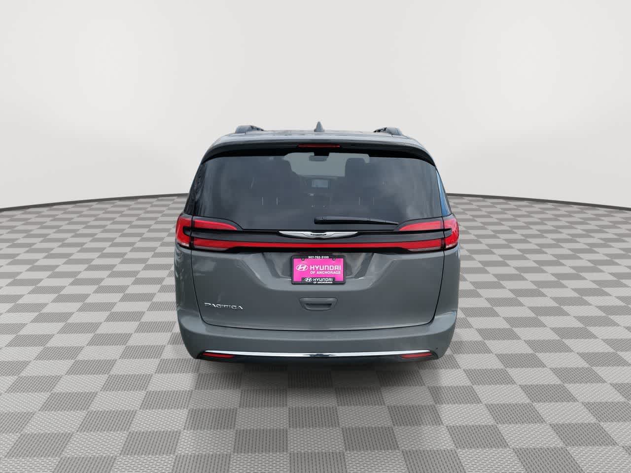 used 2022 Chrysler Pacifica car, priced at $25,552