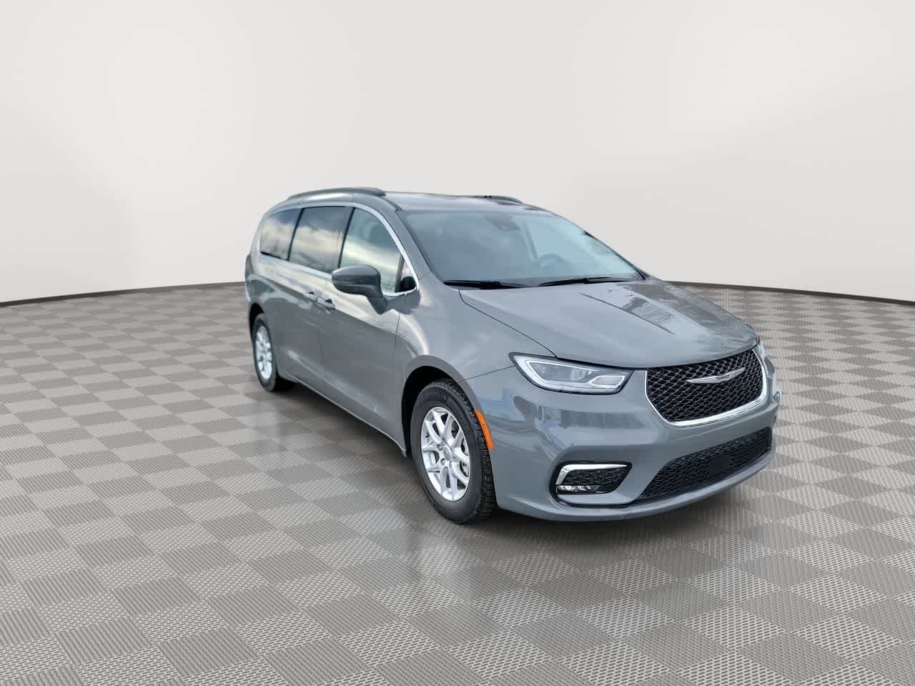 used 2022 Chrysler Pacifica car, priced at $25,552