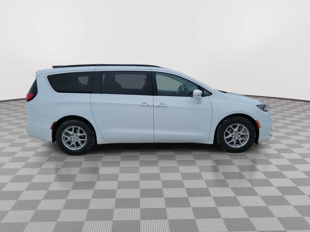 used 2022 Chrysler Pacifica car, priced at $25,552